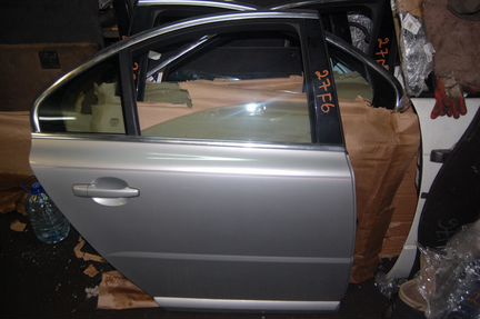Дверь боковая Volvo S80/V70/XC70 2007-13
