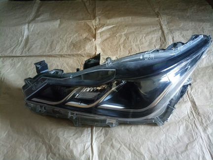 Фара левая toyota Corolla 210, галоген