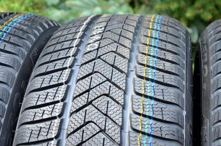 Pirelli Winter Sottozero III 275/35 R21 103W