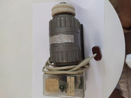 Электродвигатель с точилом