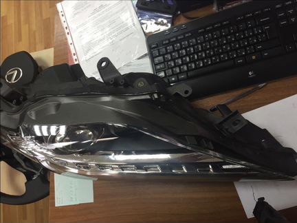 Правая фара на Лексус Rx350, Rx270 в идеале ксенон