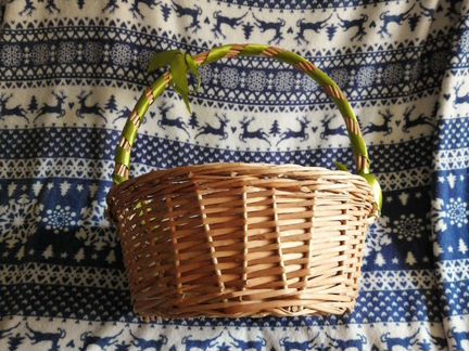 Корзина плетеная для подарков