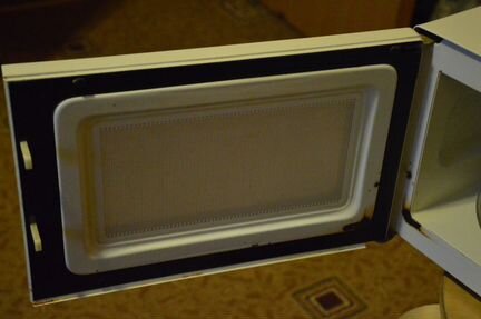 Микроволновка Daewoo KOR-4125 (не запускается)