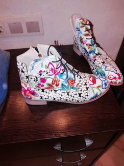 Стильные ботинки большого размера