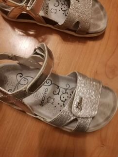 Босоножки нарядные geox