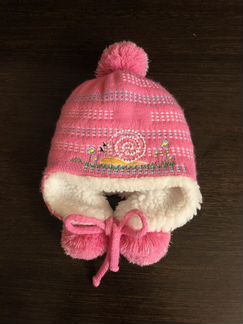Шапка с завязками 
