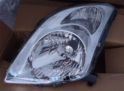 Suzuki Swift фара передняя левая правая 2005-2010