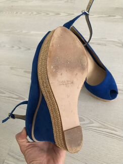 Босоножки Zara на танкетке синие