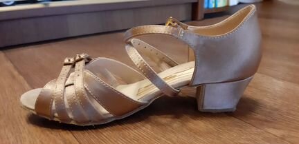 Туфли для бальных танцев