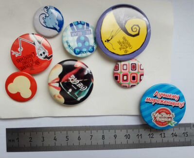 Новые не ношенные значки