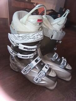 Горнолыжные ботинки женские