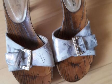 Сабо на деревянной подошве