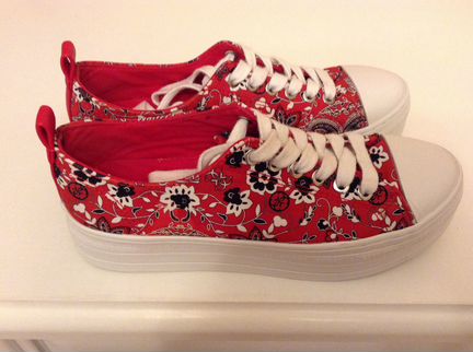 Сникеры/Сникерсы/Кеды Guess Р-р 36