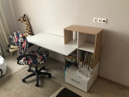 Стол письменный + мягкий стул