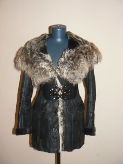 Дубленка с капюшоном S