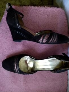 Туфли замшевые коричневые на танкетке Renaissance