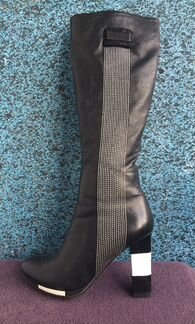 Сапоги из натуральной кожи осенние черные с белым