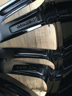 Диски оригинальные R20 на Range Rover Discovery 5