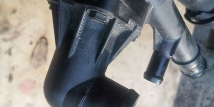 Термостат VR6 3.2 3.6 FSI в сборе