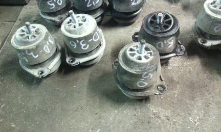 Опора подушка двигателя VW Туарег Каен Audi Q7