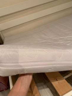 Матрас высота 11 см, 90 на 180 в отличном состояни