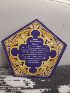 Объёмная карточка 3D из шоколадной лягушки Гарри П